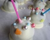 A picture of step 5 of Cookies and Cream Cake Pops.