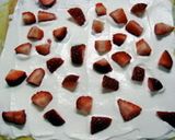 A picture of step 7 of Strawberry Roll Cake with Mascarpone Cream.