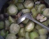 Hình bước làm 3 của món Canh mướp, nấm rơm chay