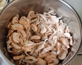 Foto del paso 3 de la receta: Caldo de hongos con epazote