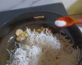 A picture of step 4 of Pumpkin Flowers Fried Rice.