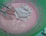 Foto langkah ke 7 dari resep Strawberry cheese cake.
