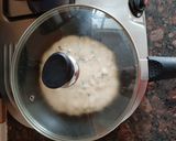 A picture of step 2 of Mix vegetable Suji pancake.