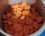 صورة لخطوة 1 من وصفة عصير الجزر و الفواكه المنعش و اللذيذ 🤗😋🥰