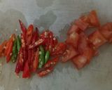 Foto langkah ke 2 dari resep Telor ceplok kecap pedas.
