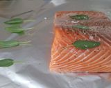 A picture of step 3 of Baked salmon in blue cheese creamy paradise.