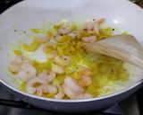 A picture of step 5 of Sweet and spicy prawn curry.