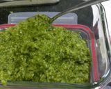A picture of step 4 of Pasta with home-made pesto and broccoli.