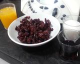 A picture of step 1 of Home-made cranberry sauce.