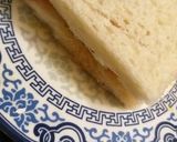 A picture of step 4 of Egg sandwich.