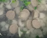Foto langkah ke 5 dari resep Bakso Kuah Ayam Simpel.