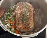 Foto del paso 2 de la receta: Lomo desmechado al vino tinto