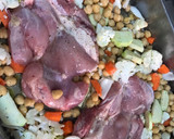 Foto del paso 2 de la receta: Pollo al horno con verduras y garbanzos