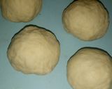 A picture of step 3 of Nice samosa pockets.