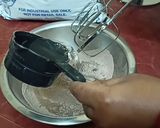 कढ़ाई फ्रेश एगलेस चॉकलेट केक(kadai fresh eggless chocolate cake recipe in hindi) रेसिपी चरण 1 फोटो