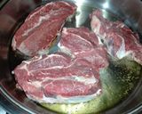 Foto del paso 1 de la receta: Bifes al vino con guarnición de huevos fritos a la mediterránea!