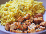 Tofu crujiente con arroz al curry