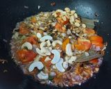A picture of step 2 of Hariyali Aloo Chutney Pulao.
