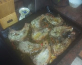 Foto del paso 3 de la receta: Chuletas de cerdo adobadas con papas arrugás y salsa