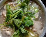 Foto langkah ke 3 dari resep Sayur sop ayam pake baso spesial.
