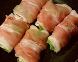 A picture of step 4 of Spring Cabbage and Thinly Sliced Pork Rolls.