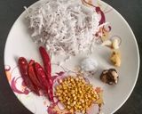 A picture of step 1 of Red Coconut Chutney.