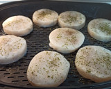 Foto del paso 2 de la receta: Medallones de merluza en salsa de almejas y zanahoria🍽