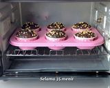 Foto langkah ke 6 dari resep Chocolate Custard Muffin.