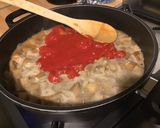 Une image de l'étape 5 de Nouilles japonaises aux tomates, harengs, shiitakes et aubergine blanche.