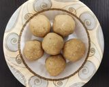 A picture of step 4 of Sattu powder laddu.
