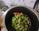 A picture of step 4 of Aloo Matar.