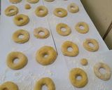 Foto langkah ke 5 dari resep Donat labu alyarez.