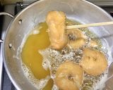 A picture of step 5 of Cake Donuts.