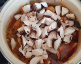 Gombás csirkeragú recept fázis 2 fotója