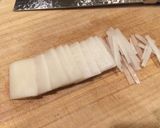 A picture of step 2 of Healthy Daikon radish and tuna salad, 大根ツナサラダ, GF possible.