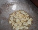 Foto langkah ke 5 dari resep Oseng Daun Pepaya Teri.