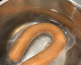 Foto del passaggio 2 della ricetta Stamppot con cavolo riccio e salsiccia vegetariana affumicata - in olandese Boerenkoolstamppot
