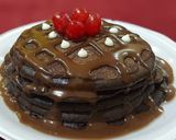 चॉकलेट  पॅनकेक्स (chocolate pancake recipe in marathi) रेसिपी स्टेप 5 फोटो 