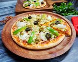 વેજ ચીઝ પીઝા (Veg Cheese Pizza Recipe In Gujarati) રેસીપી સ્ટેપ4ફોટો