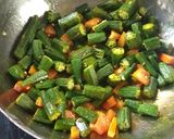 अचारी भिंडी (achari bhindi recipe in Hindi) रेसिपी चरण 1 फोटो