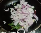 A picture of step 1 of साउथ इंडियन टमाटर प्याज की चटनी.