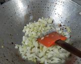 Foto langkah ke 1 dari resep Martabak telur sosis.