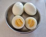A picture of step 2 of Boiled eggs.