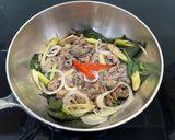 Hình bước làm 3 của món Bò Hấp Tía Tô