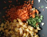 A picture of step 2 of Chicken Clear Soup.