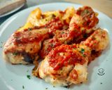 Foto del paso 7 de la receta: Pollo al horno con tomate a la albahaca