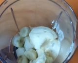 A picture of step 1 of Banana Smoothie.