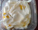 Foto langkah ke 4 dari resep Es Cream Whipped Cream Mangga Pao.