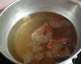 Foto langkah ke 2 dari resep Salmon soup.