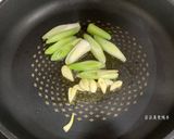 蒜苗炒鹹豬肉的食譜步驟4照片